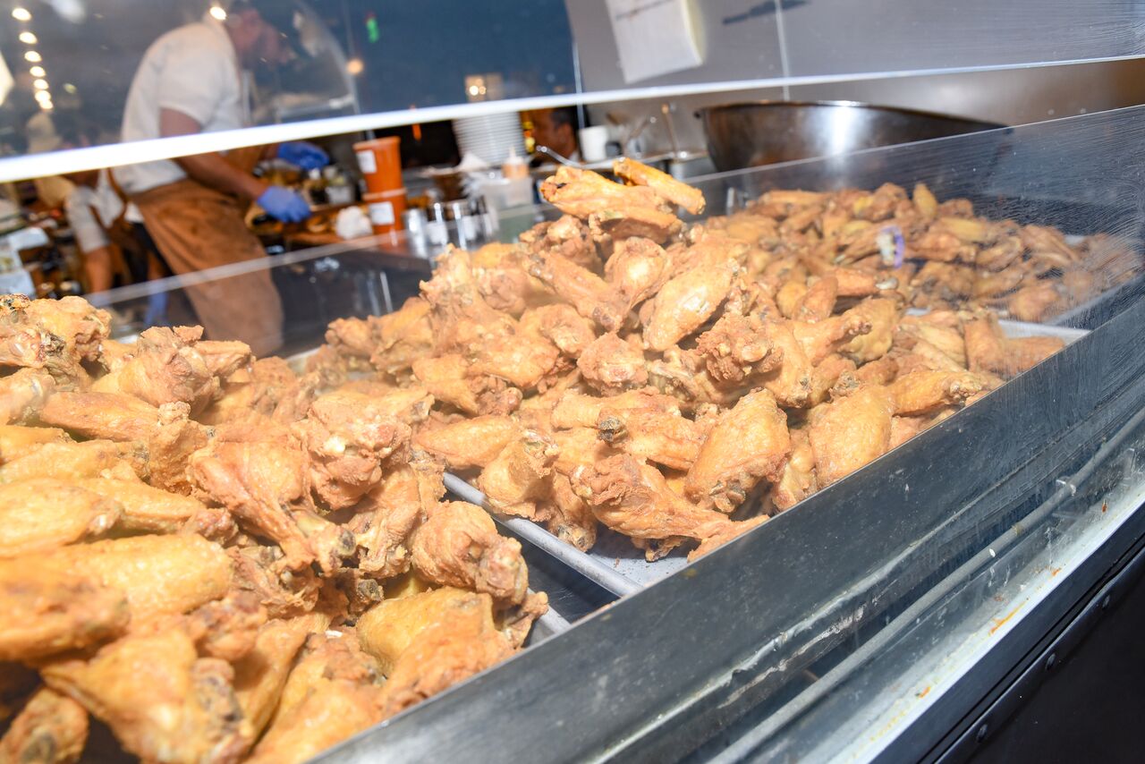 5 Ways to Eat a Chicken Wing The Still