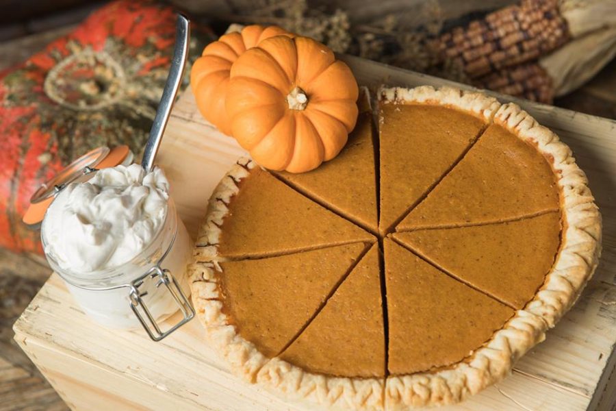 What’s the Difference Between Friendsgiving and Thanksgiving